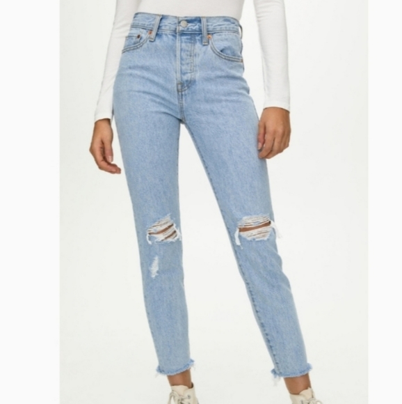 Levi's Denim - HP⭐NWOT LEVI'S WEDGIE
